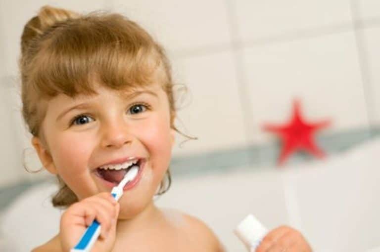 dents brosser enfant orthodontie