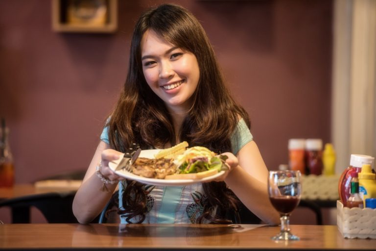 femme repas