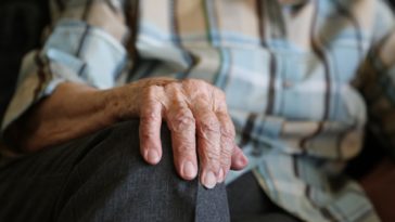 maladie de Parkinson mains Docteur Tamalou