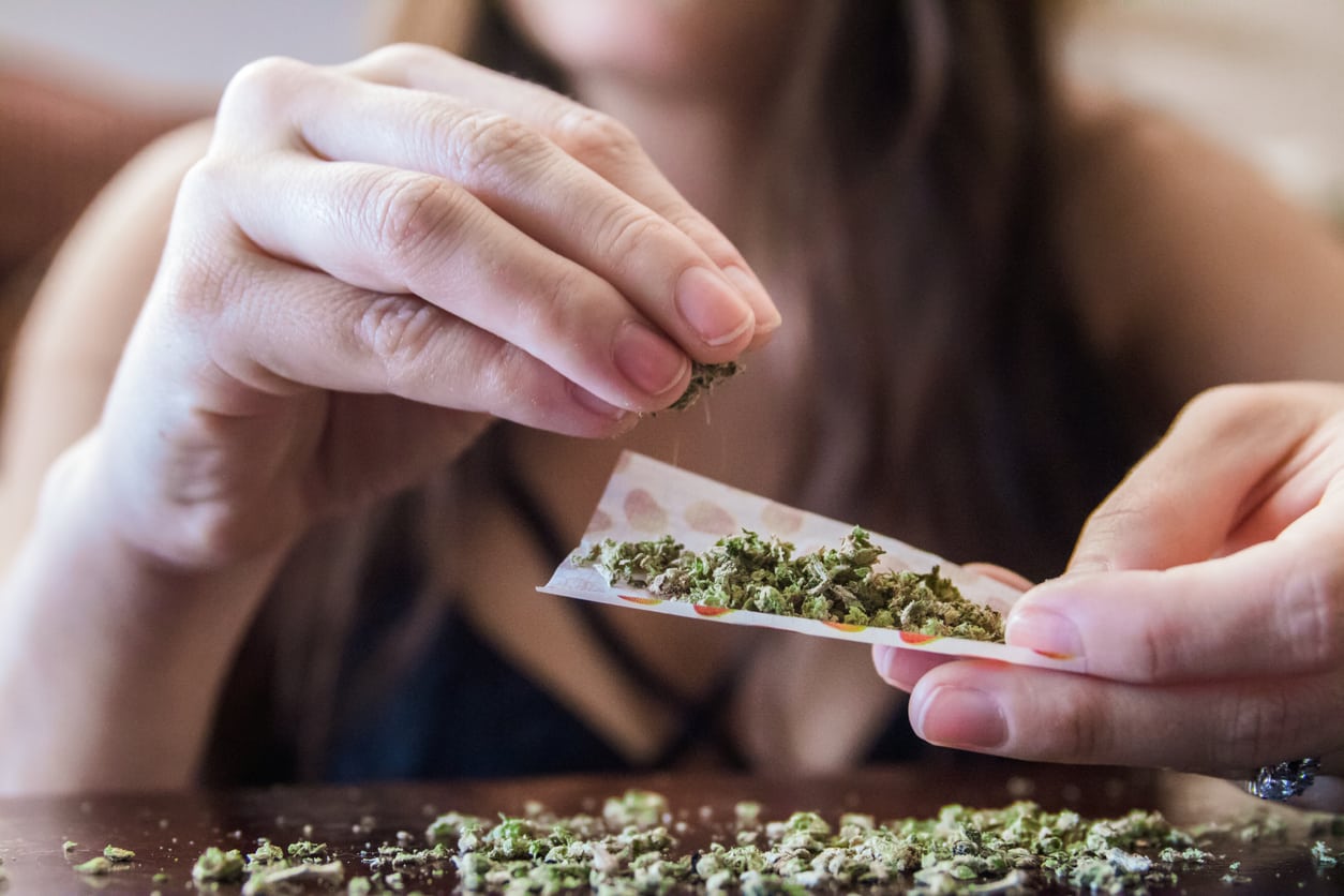 cannabis-drogue-allergie-rouler